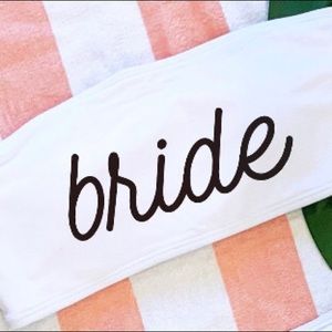 Bride bandeau top.